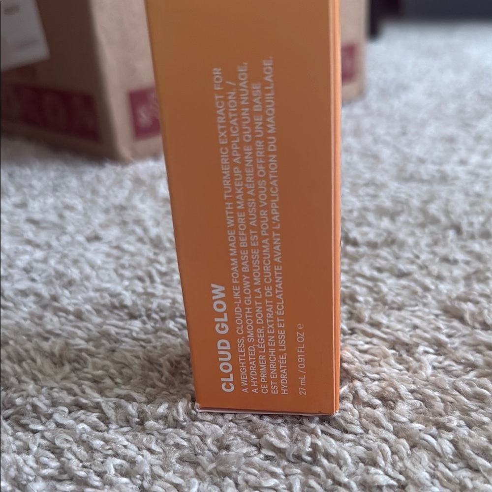 Milk Makeup Cloud Glow Primer - Picture 2 of 3